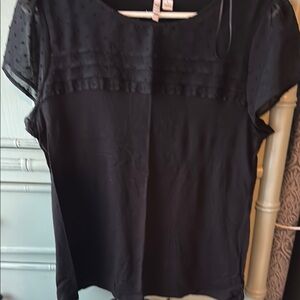 Elle Black Blouse with Short Sleeves